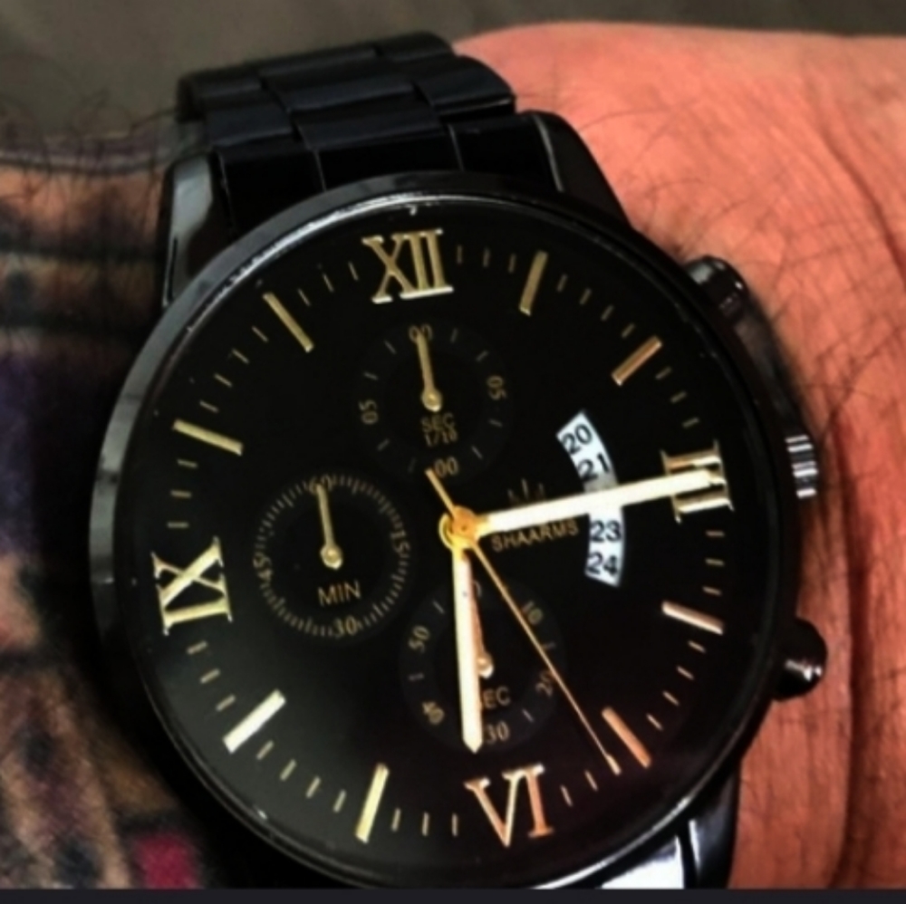 Men Fashion Black and Gold Wrist Watch